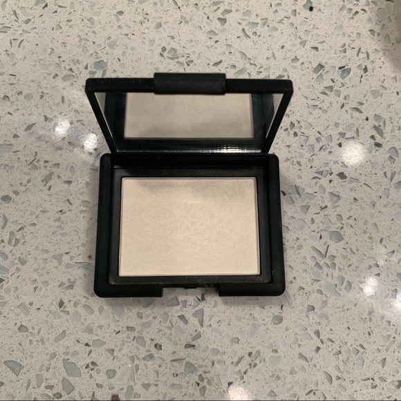 NARS Other - NARS highlighter albatross